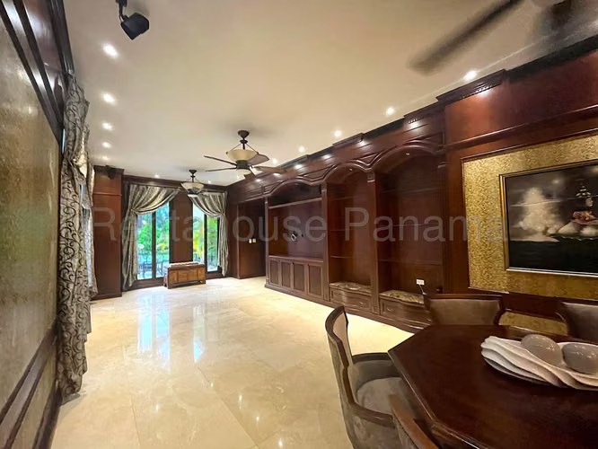 Glamorosa e Impecable Casa en Venta en Costa del Este 27PPM907