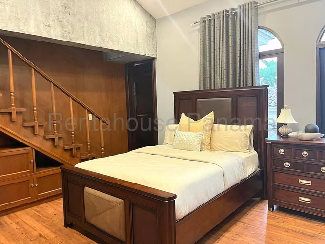 Glamorosa e Impecable Casa en Venta en Costa del Este 27PPM907