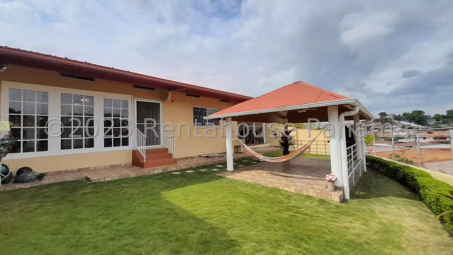 House for Sale in El Bosque DPV