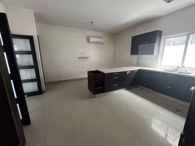 Venta de Casa en Altos de Panama, PH Horizontes II