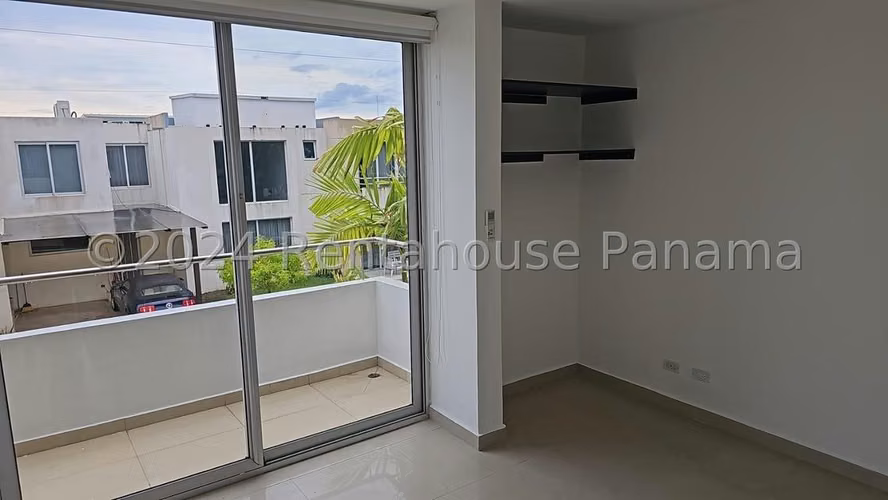 Venta de casa en Villa Sur 26MVCH6003