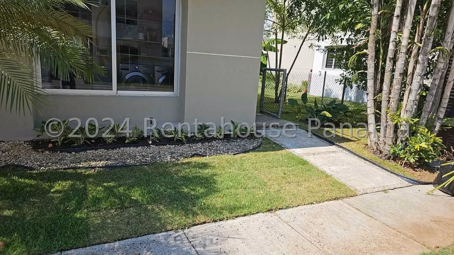 Venta de casa en Villa Sur 26MVCH6003
