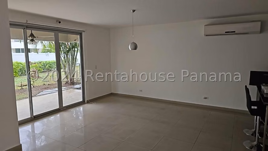 Venta de casa en Villa Sur 26MVCH6003