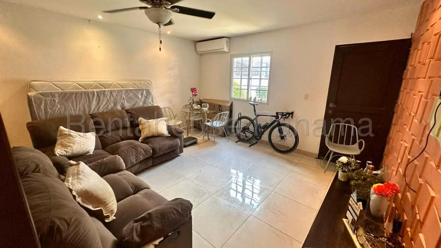 Casa en Venta en Chanis 27LDC942