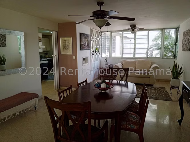 Apartamento en Alquiler en Obarrio. PH FIESTA. 27LDC939