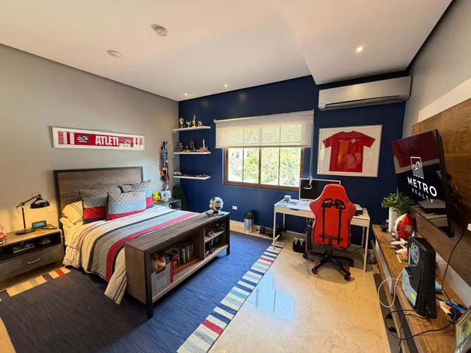 Lujosa Casa en Venta en Senderos Camino de Cruces