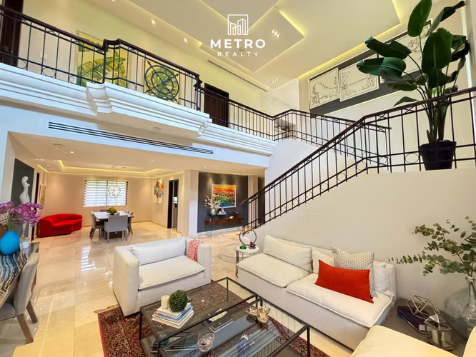 Lujosa Casa en Venta en Senderos Camino de Cruces