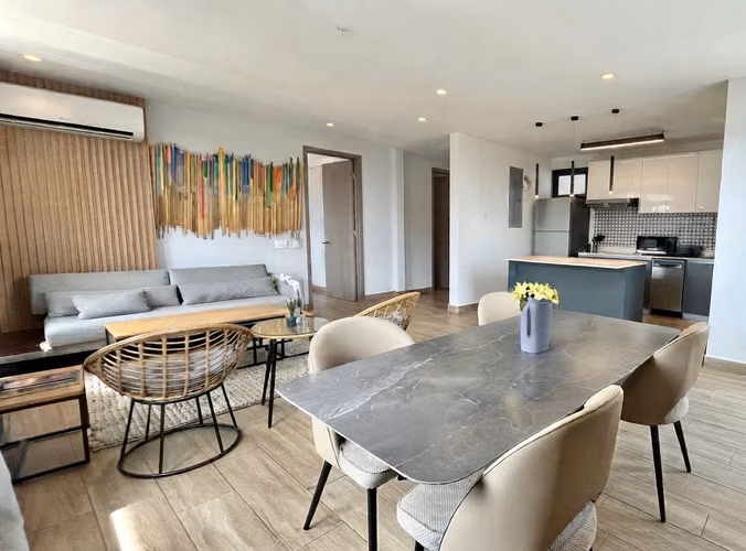 Apartamento en Casco Viejo I con balcón y terraza privada