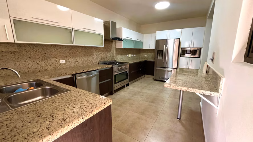 Embassy Club, Venta Casa Modelo TownHome, Clayton, Panamá JC