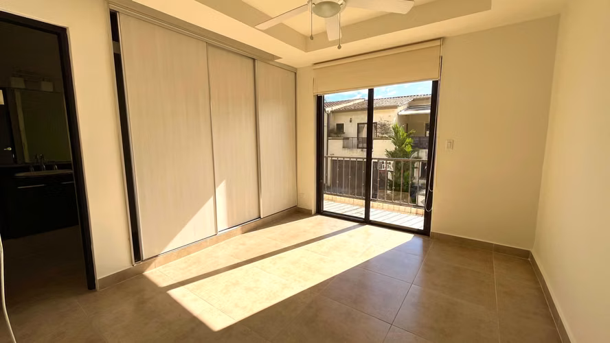 Embassy Club, Venta Casa Modelo TownHome, Clayton, Panamá JC