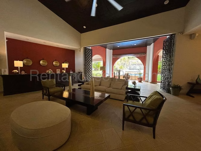 Alquiler de apartamento de 191 m² en Embassy Club, Clayton