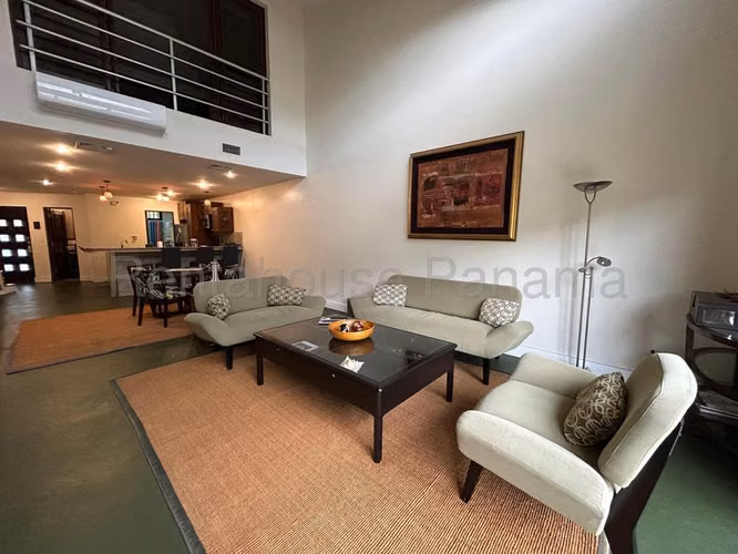 Alquiler de apartamento de 191 m² en Embassy Club, Clayton