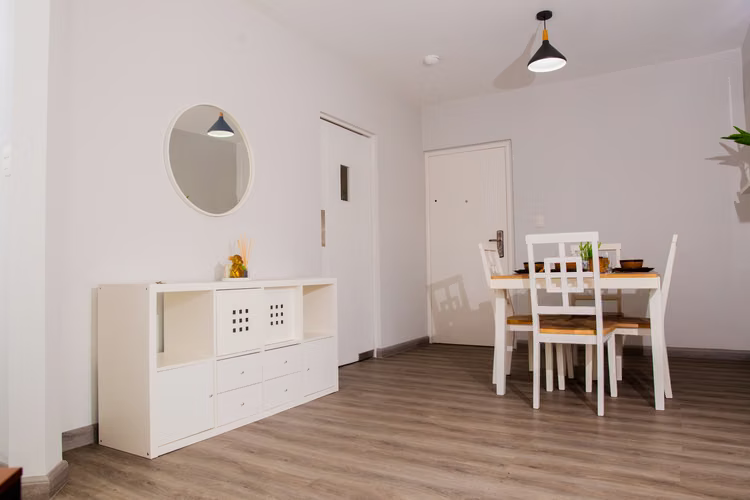 Apartamento Full Amueblado 2 Recámaras + Cuarto de Servicio y terraza privada