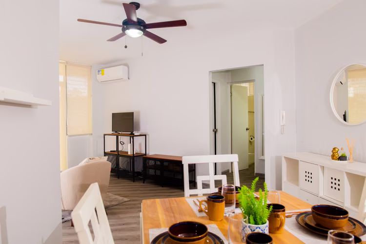 Apartamento Full Amueblado 2 Recámaras + Cuarto de Servicio y terraza privada