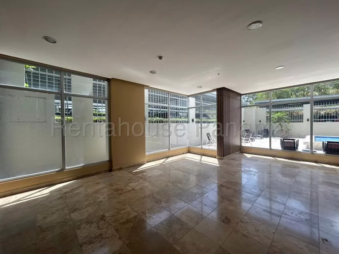 Apartamento en venta de 97 m² en PH Rokas, Condado del Rey