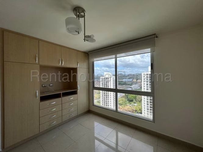 Apartamento en venta de 97 m² en PH Rokas, Condado del Rey