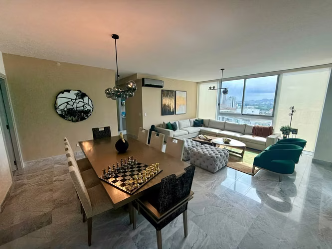 Santa Maria, 124; P.H. The Ivy, 124; Model B, 124; 3Rec L / B ($3,800)