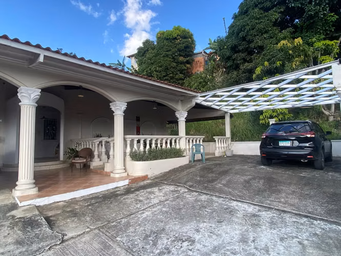 Se alquila | Opción a compra | Amplia residencia de 5 recámaras – Brisas del Golf