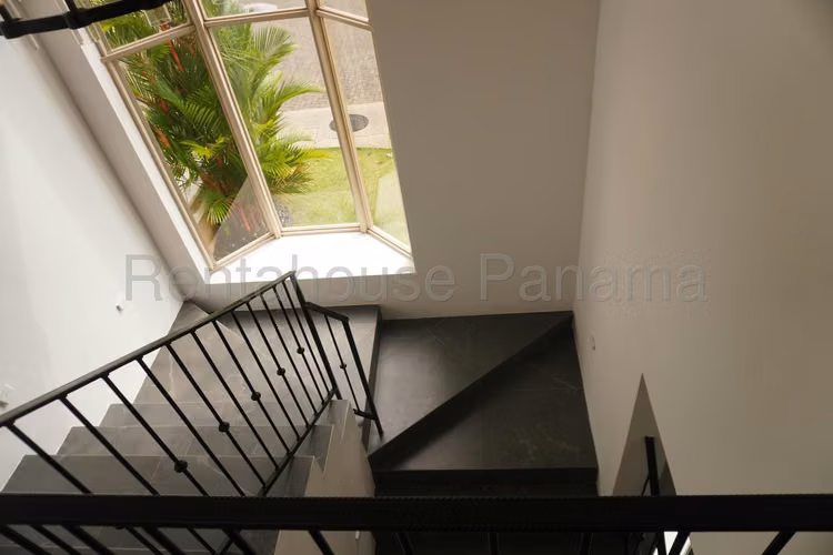CASA EN VENTA CLAYTON  REMODELADA SIN HIPOTECA SOLO CLIENTE DIRECTO