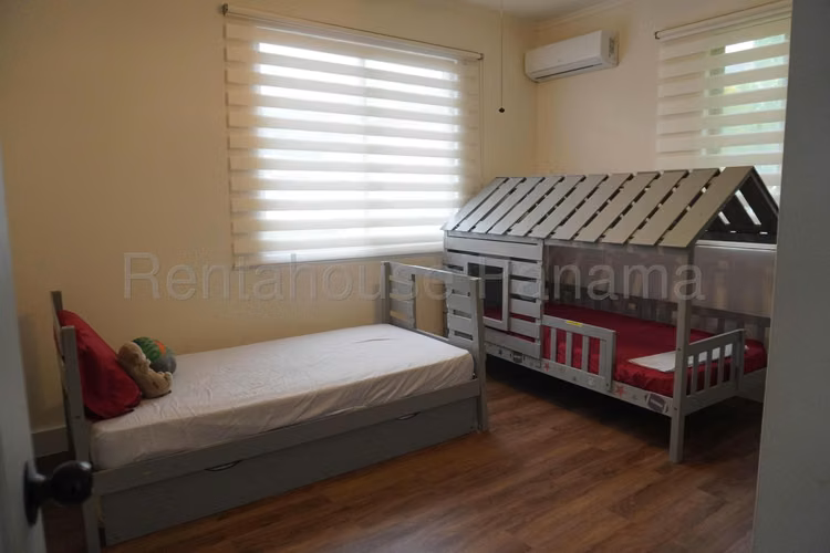 CASA EN VENTA CLAYTON  REMODELADA SIN HIPOTECA SOLO CLIENTE DIRECTO