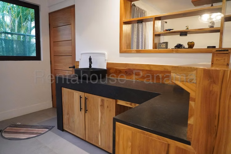 CASA EN VENTA CLAYTON  REMODELADA SIN HIPOTECA SOLO CLIENTE DIRECTO