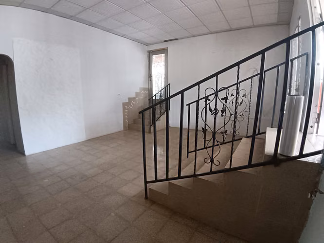 Alquilo Amplia Casa Vía Principal Revolución 2r, 1b $450 x mes