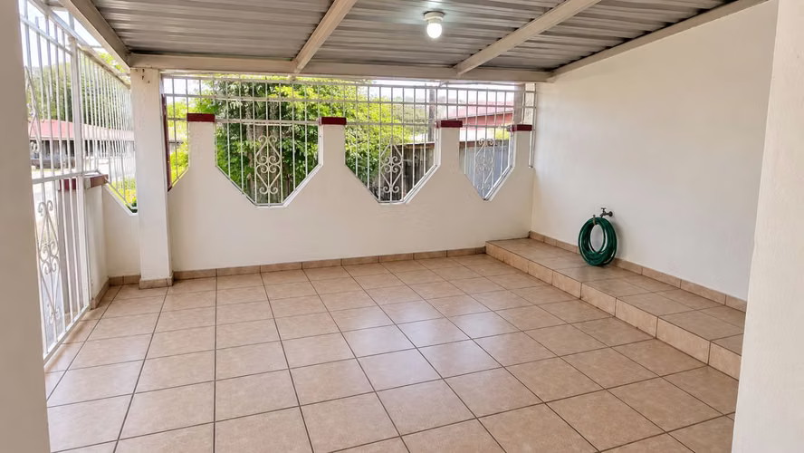SE VENDE CASA EN ALTOS DE LA PULIDA
