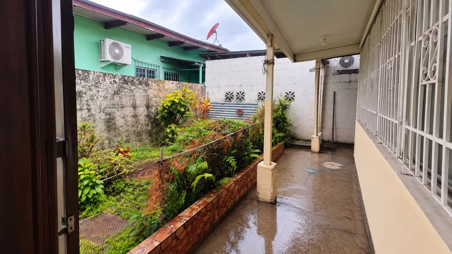 SE VENDE CASA EN ALTOS DE LA PULIDA