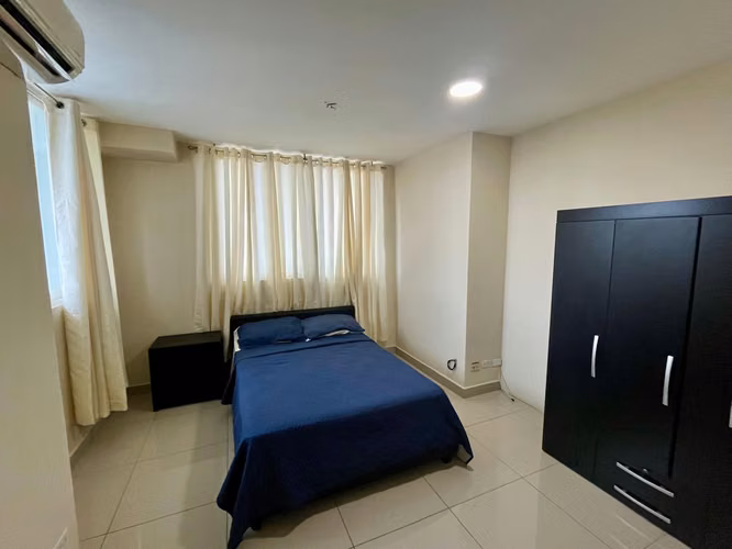 Atención Ejecutivos. Se Alquila Apartamento Amoblado en San Francisco.