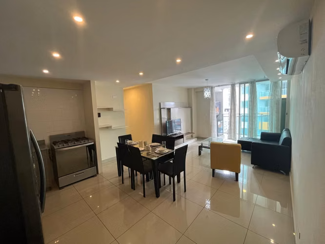 Atención Ejecutivos. Se Alquila Apartamento Amoblado en San Francisco.