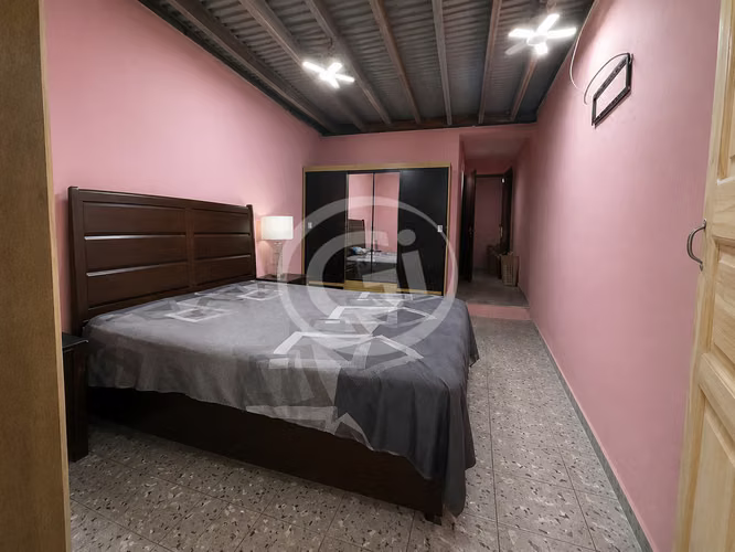 Venta Casa Comercial en Av. Santa Elena, Ideal para Negocio