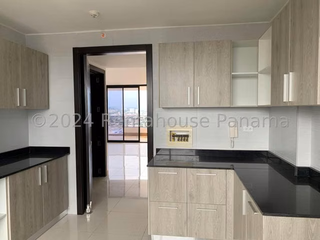 Alquiler de Penthouse en Carreras Tower: 3 Recámaras con Línea Blanca Nueva - 27GP689