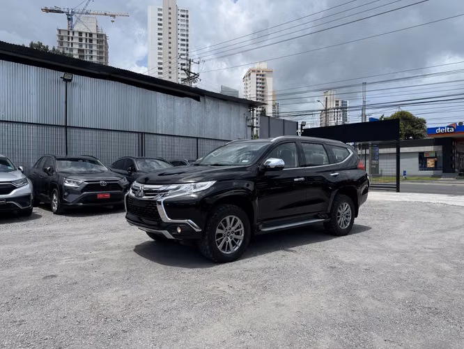 MITSUBISHI MONTERO 2020