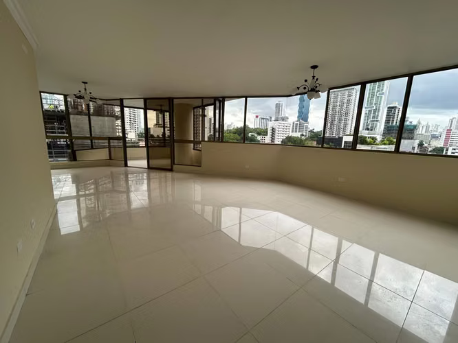 Apartamento en Venta – PH Tower One, Marbella