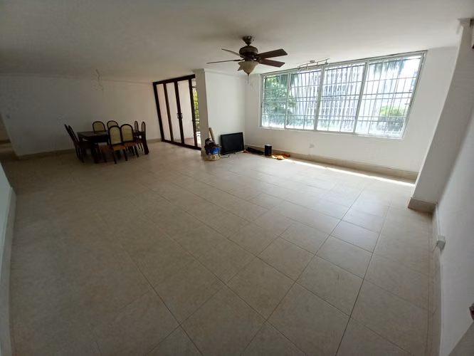 PH Parque Urraca, 264mts, 3rec, 3 baños. $200,000