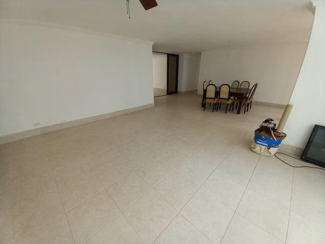 PH Parque Urraca, 264mts, 3rec, 3 baños. $200,000