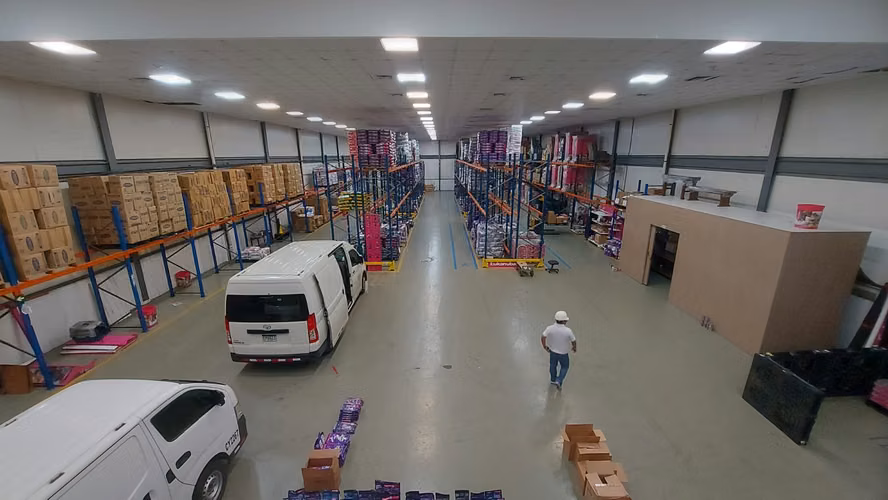 Galera in Villa las Acacias. Juan Diaz.1400mts $1,800,000.00