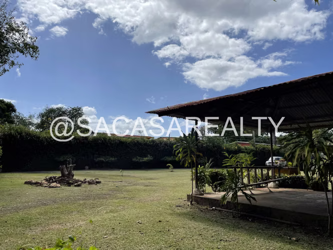 Spacious Land with House in Villa Zaita for Sale