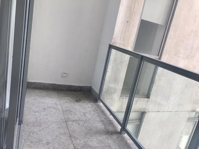 Alquilo Apartamento en Avenida Balboa LC26-89