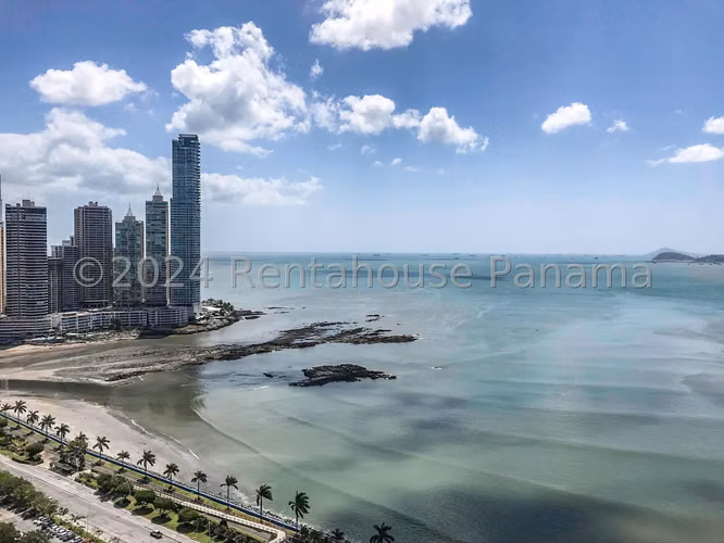 Alquilo Apartamento en Avenida Balboa LC26-90