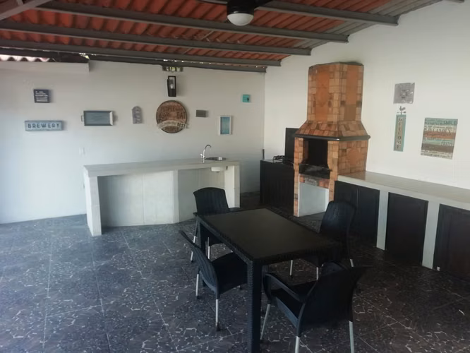 CASA CON JUEGOS DE ENTRETENIMIENTOS - MESA DE BILLAR- DOMINO