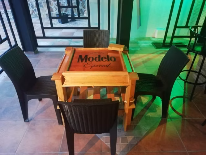 CASA CON JUEGOS DE ENTRETENIMIENTOS - MESA DE BILLAR- DOMINO
