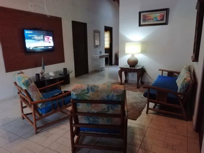 CASA CON JUEGOS DE ENTRETENIMIENTOS - MESA DE BILLAR- DOMINO