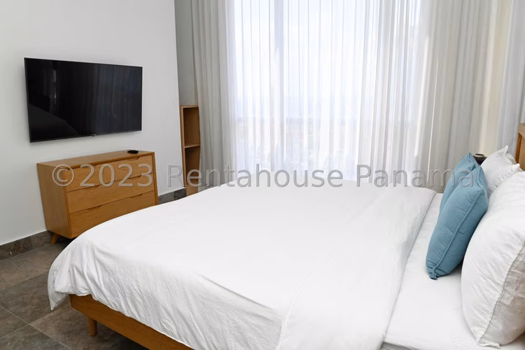 Alquilo Apartamento en Avenida Balboa LC26-102