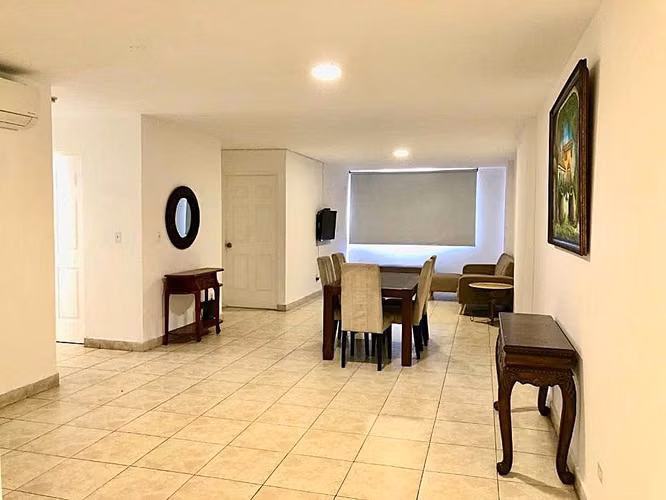 Alquiler de Apartamento en El Cangrejo, PH Atlantis, 130m2
