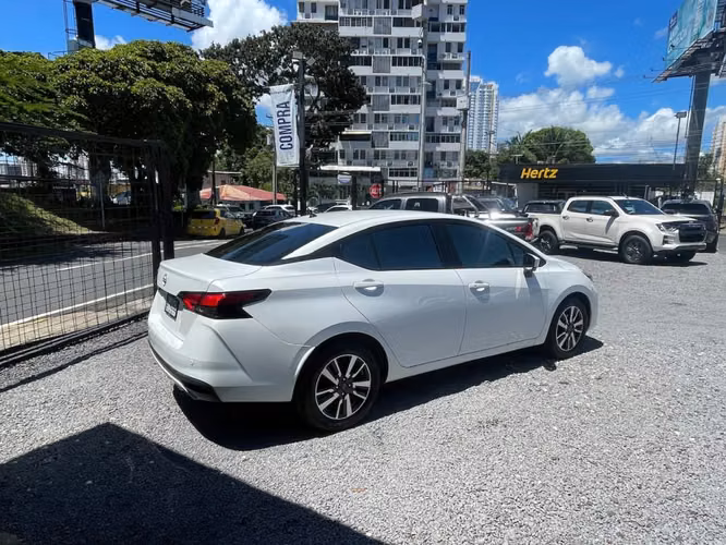 Nissan Versa - Imagen 4
