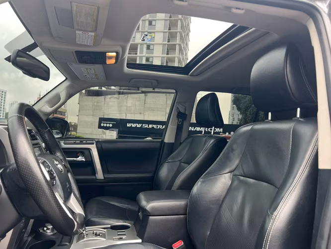 Totota 4 Runner - Imagen 8