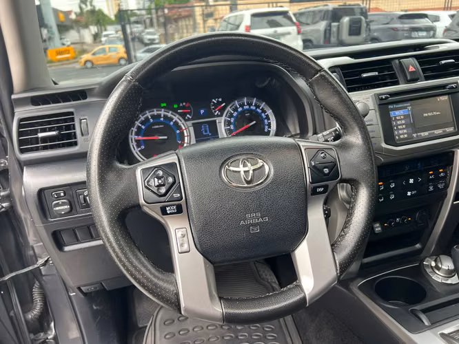 Totota 4 Runner - Imagen 11