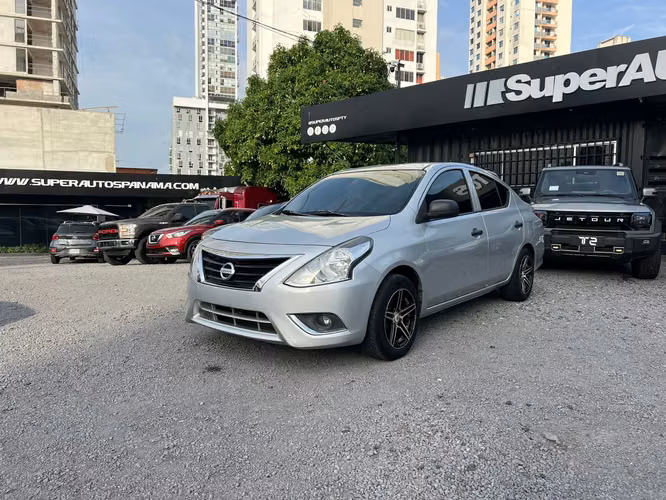 Nissan Versa - Imagen 2