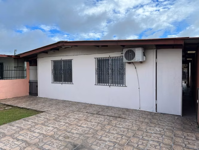 Vendo amplia casa en vacamonte cerca de jumbo